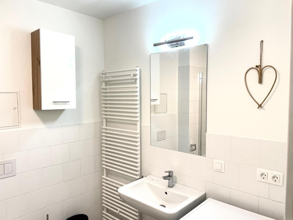 Central 55M2 Flat With Balcony & Parking 비엔나 외부 사진